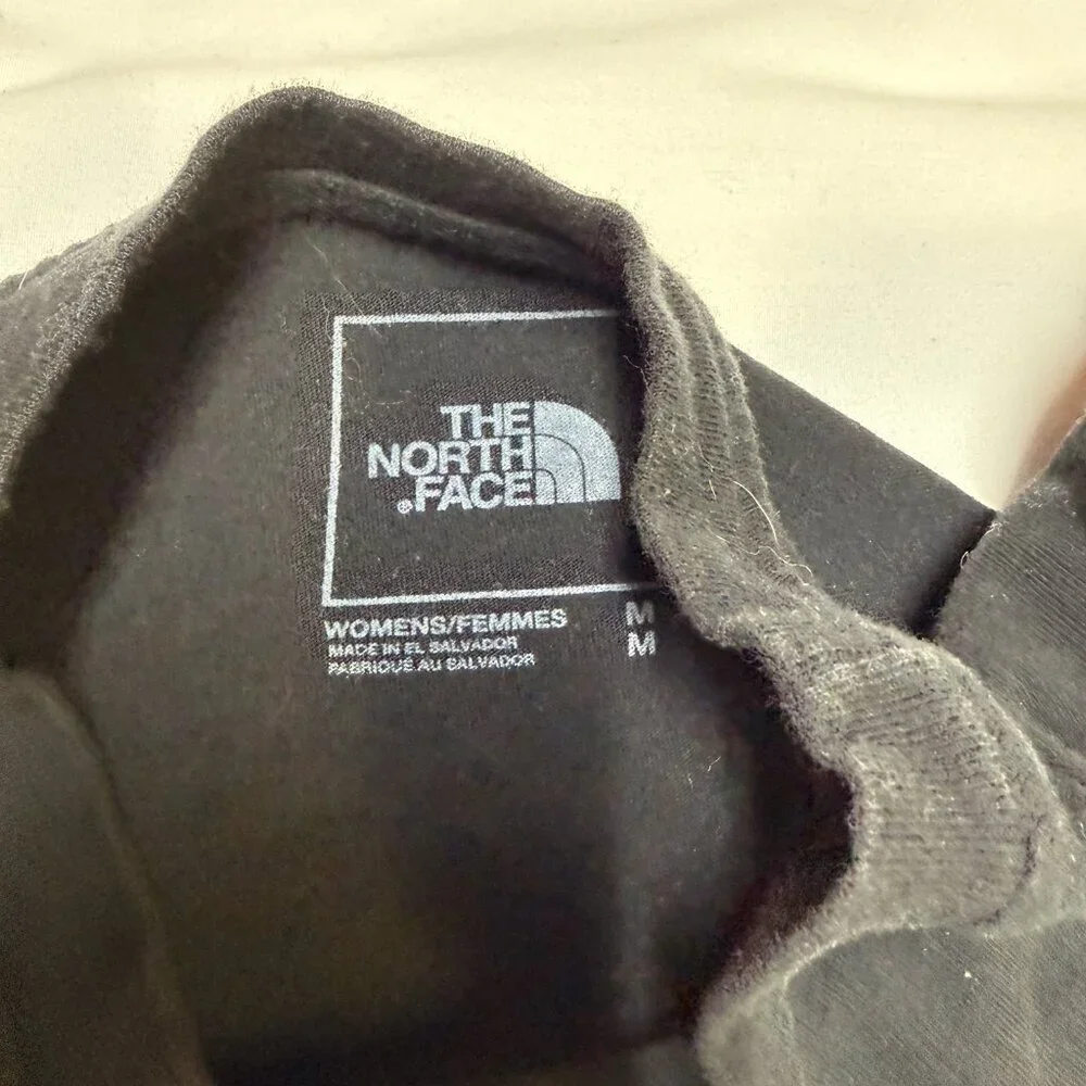 The North Face Rainbow Logo‎ T-Shirt Womens Medium Black Graphic EUC - Picture 4 of 8